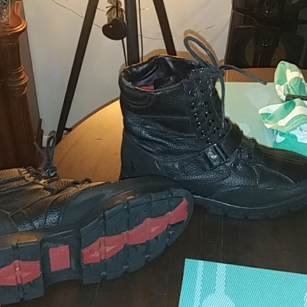 Boots - Picture 4 of 4